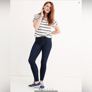 Madewell 9" Mid-Rise Skinny Jeans in Larkspur Wash